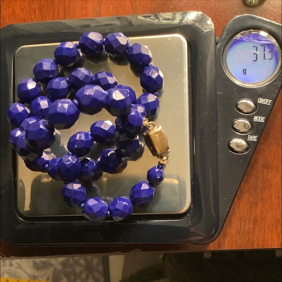 Art Deco Faceted Lapis Bead Necklace
Rare c.1930 Excellent Condition - Picture 16 of 16